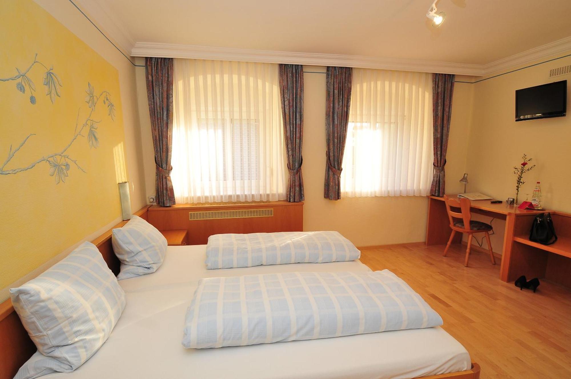 Wallfahrtswirt Wemding Dış mekan fotoğraf